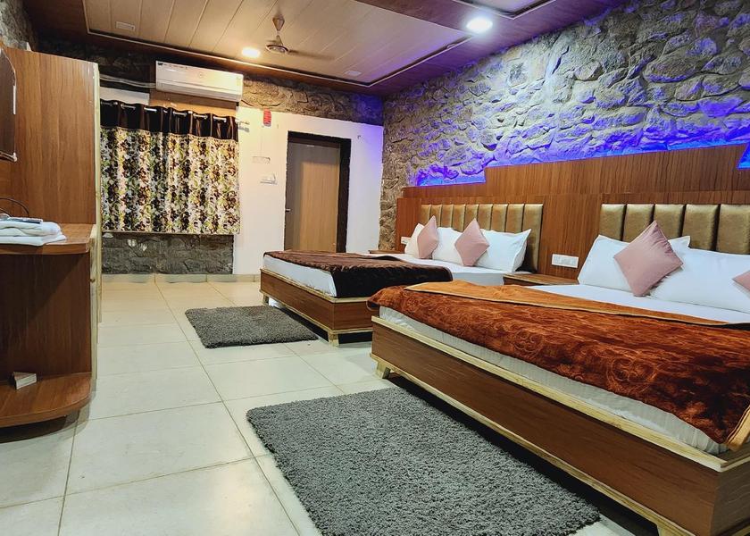 Rajasthan Mount Abu Family Room