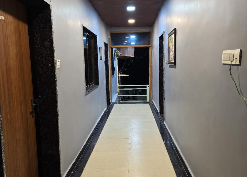 Rajasthan Mount Abu lobby