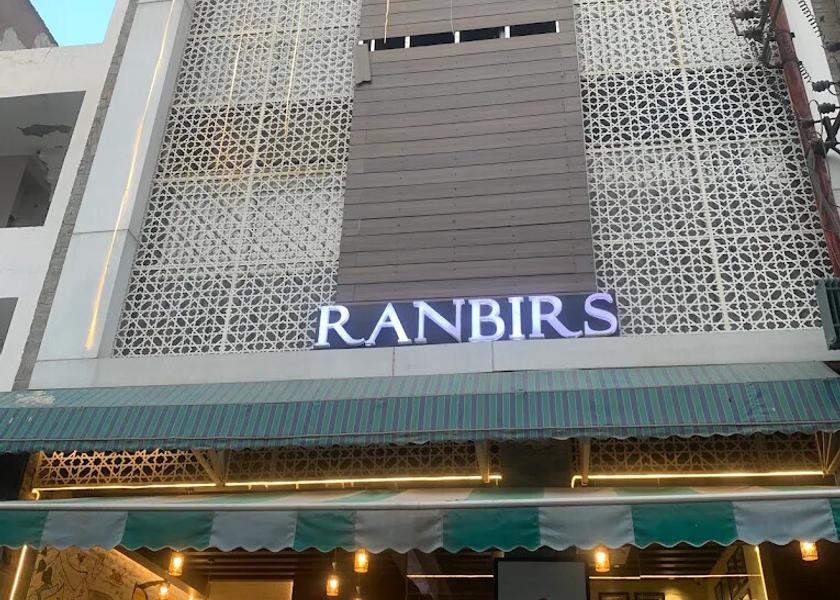 Uttar Pradesh Lucknow Hotel Exterior