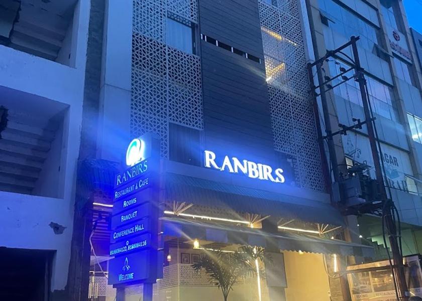 Uttar Pradesh Lucknow Hotel Exterior