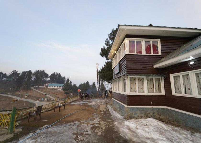 Jammu and Kashmir Gulmarg Hotel Exterior