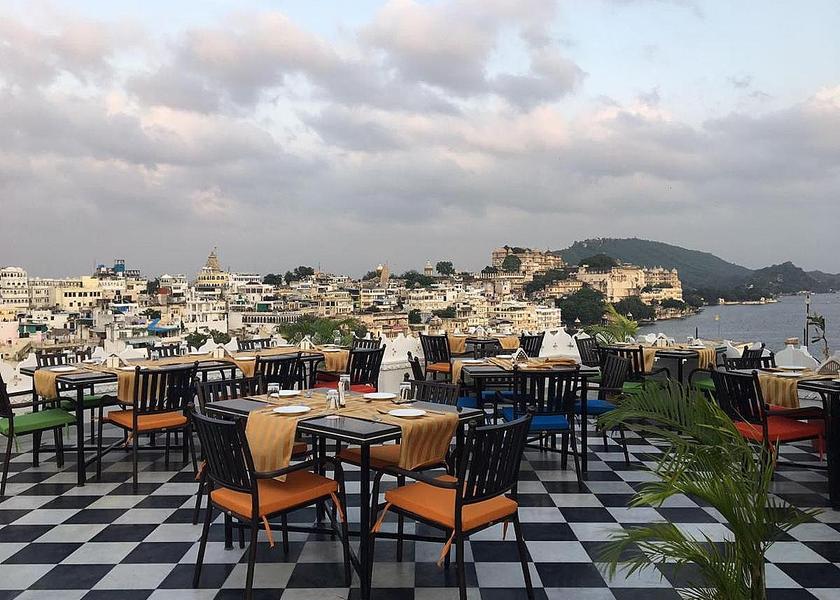 Rajasthan Udaipur Food & Dining