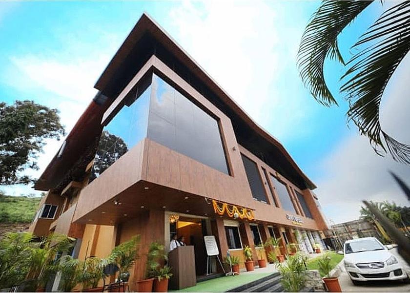 Maharashtra Pune Hotel Exterior