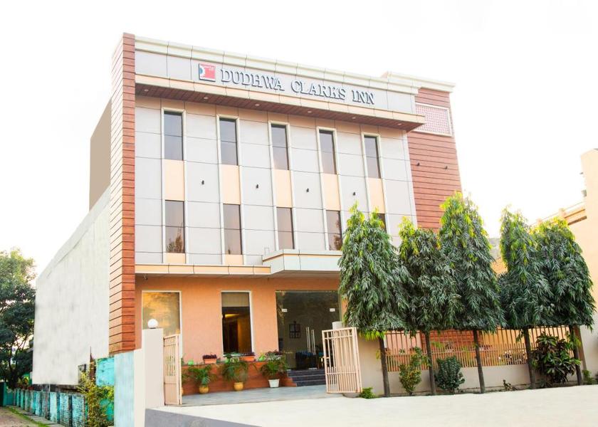 Uttar Pradesh Palia Kalan Hotel Exterior