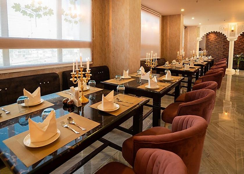 Uttar Pradesh Lucknow Food & Dining