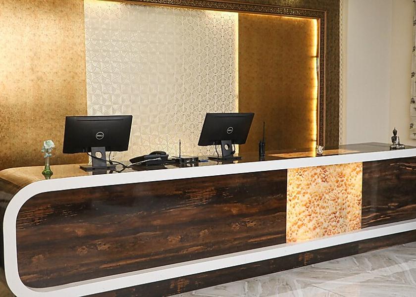Uttar Pradesh Lucknow Public Areas