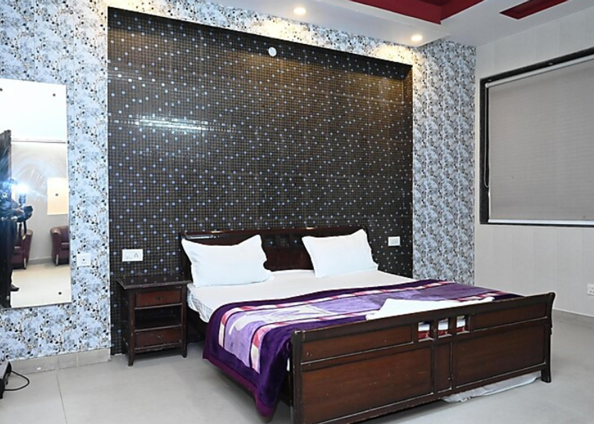 Uttar Pradesh Lucknow Ac Cottage