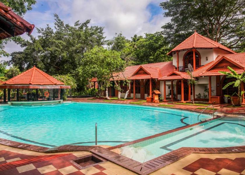 Kerala Kumarakom Pool
