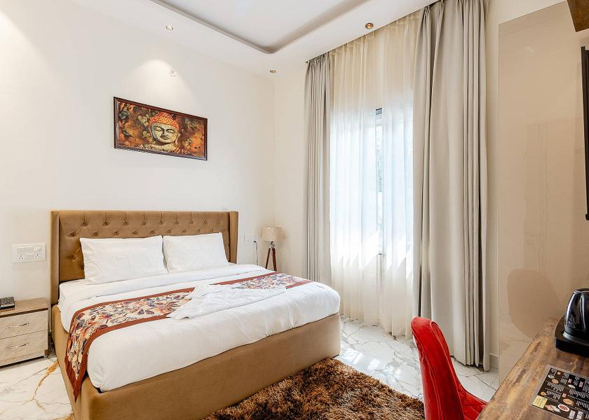 Uttar Pradesh Noida Deluxe King Room