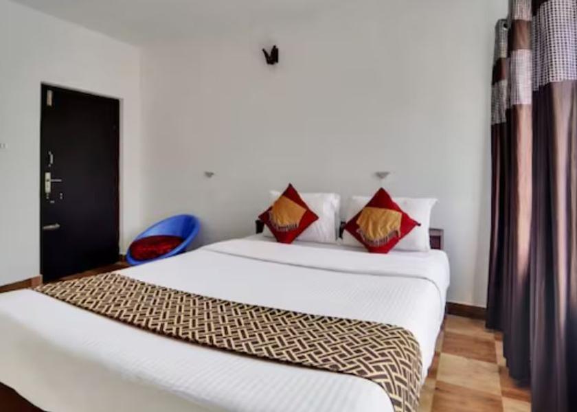 Tamil Nadu Ooty Couples Room