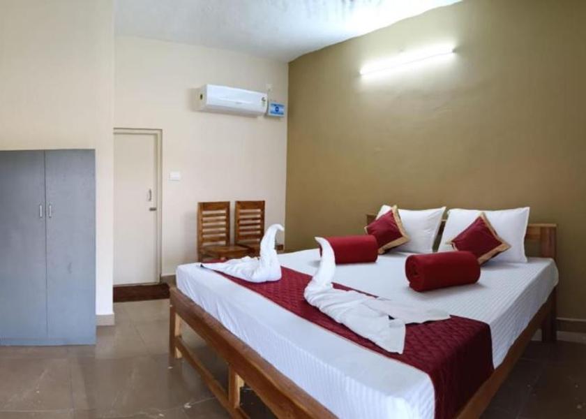 Tamil Nadu Gingee Deluxe Double Room