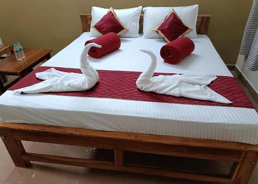 Tamil Nadu Gingee Deluxe Double Room