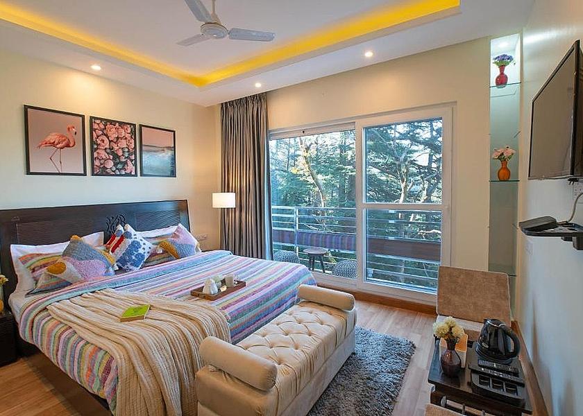 Himachal Pradesh Shimla Executive Room with Balcony and Valley View