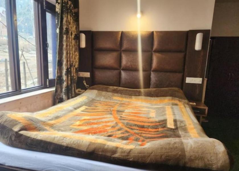 Jammu and Kashmir Pahalgam Deluxe Room