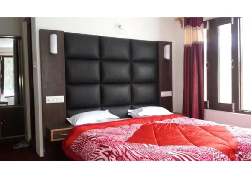 Jammu and Kashmir Pahalgam Deluxe Room