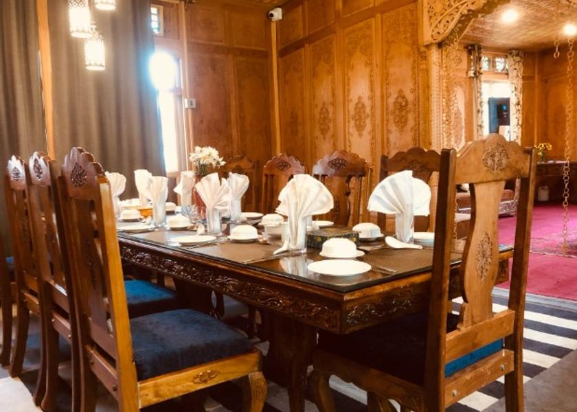 Jammu and Kashmir Srinagar Food & Dining