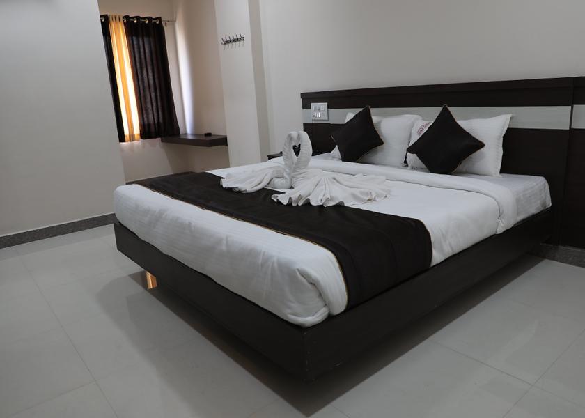 Andhra Pradesh Visakhapatnam DELUXE ROOM