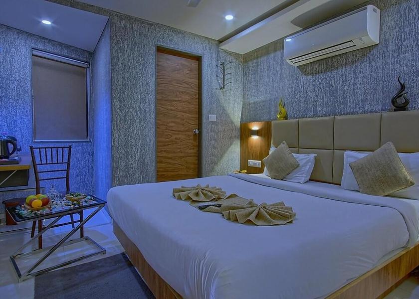 Gujarat Surat Deluxe Room