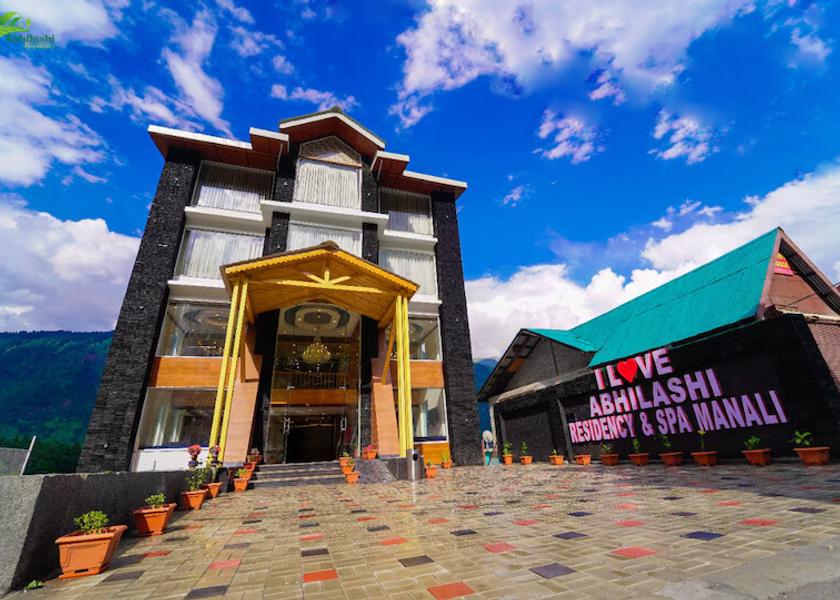 Himachal Pradesh Manali Hotel Exterior