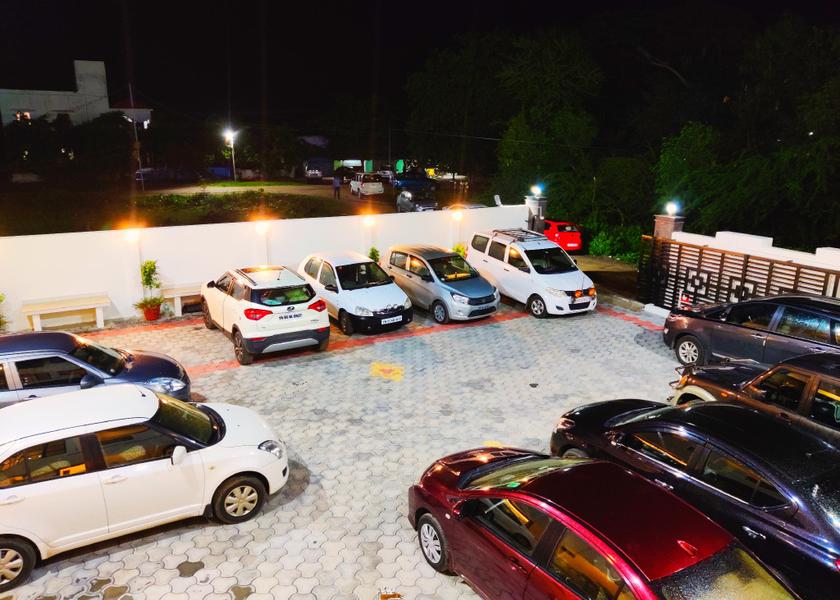 Tamil Nadu Tiruvannamalai Parking lot