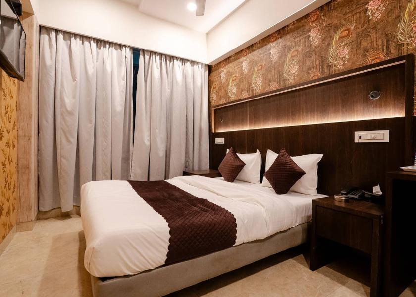 Maharashtra Navi Mumbai Deluxe Double Room