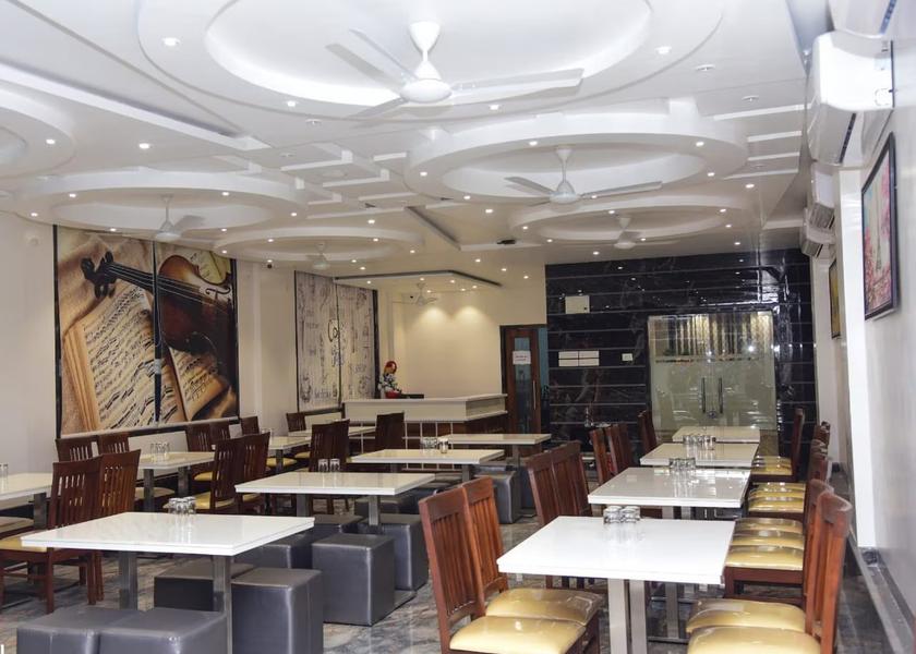 Maharashtra Tuljapur Food & Dining