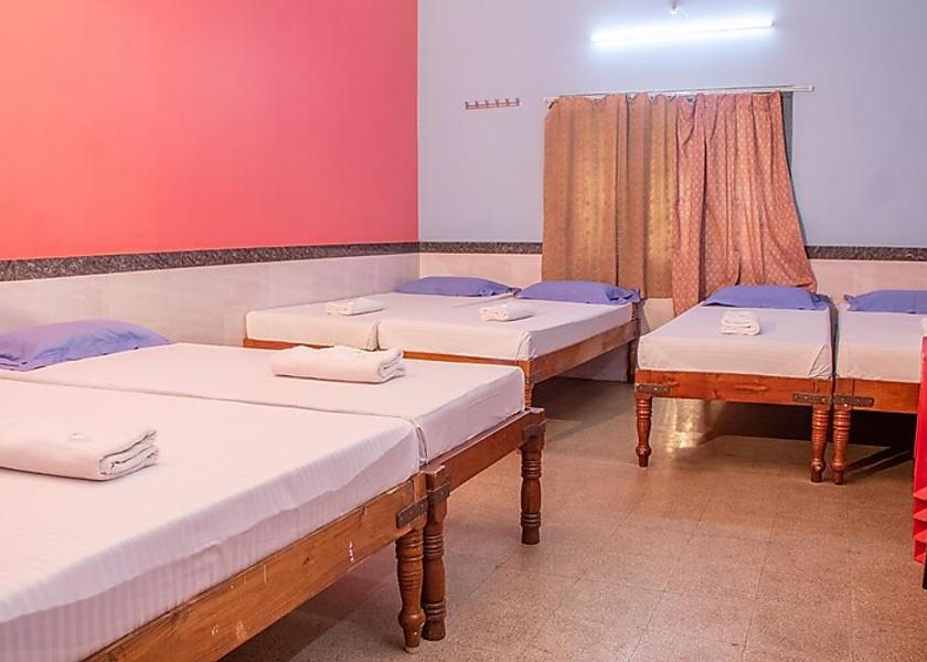 Karnataka Gokarna Six Bed Non AC Room
