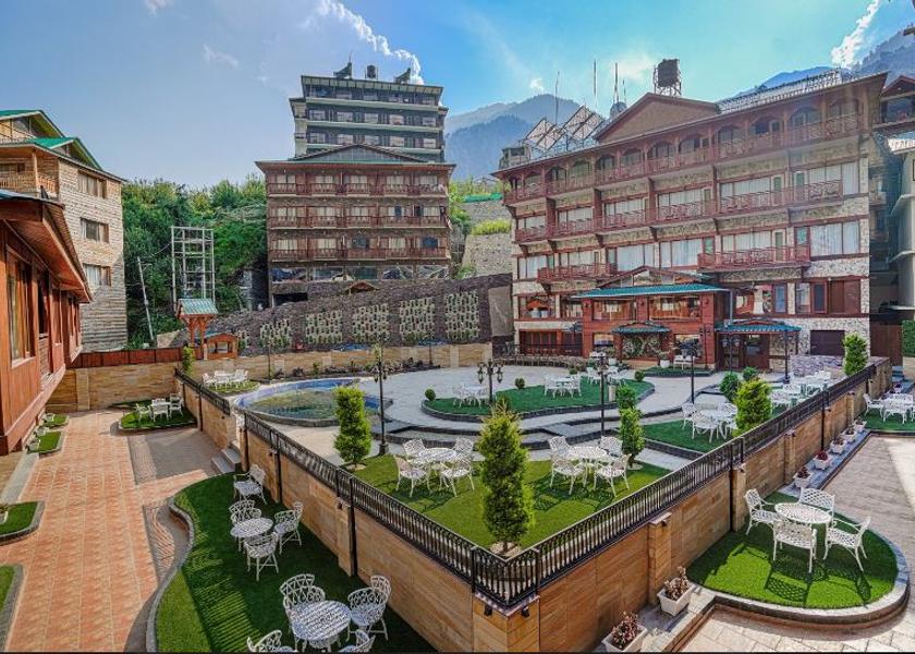 Himachal Pradesh Manali Hotel Exterior