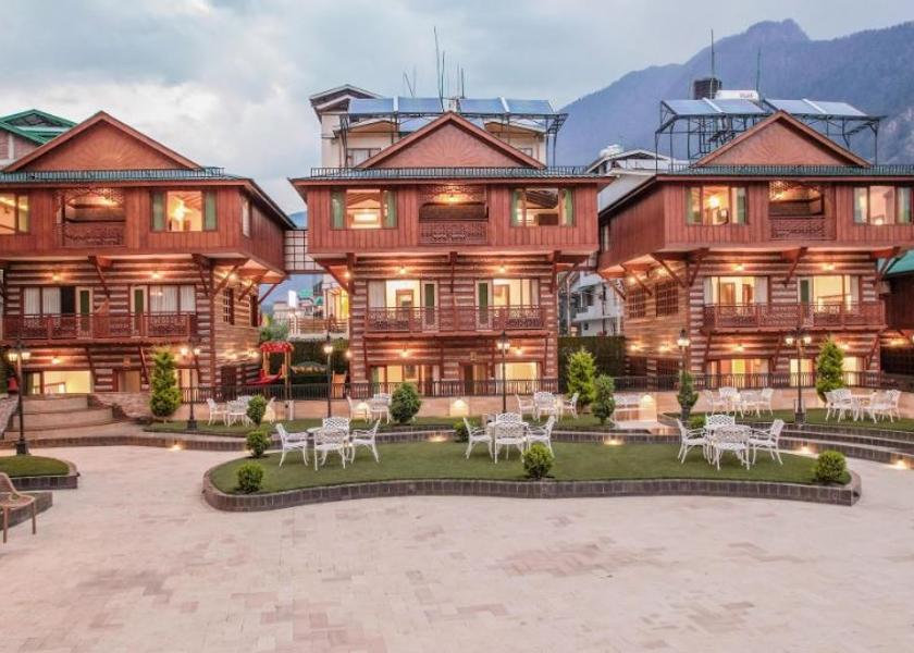 Himachal Pradesh Manali Hotel Exterior