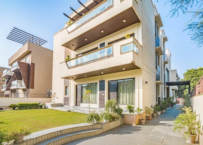 Haryana Gurugram Hotel Exterior