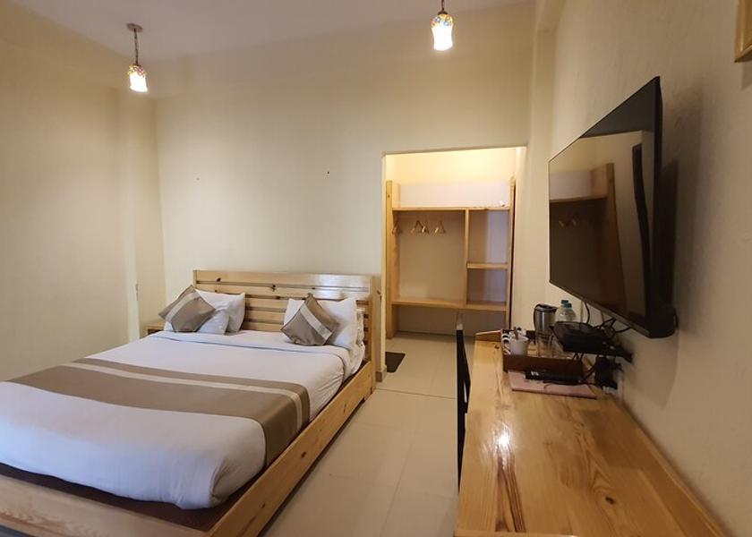 Uttarakhand Dehradun Deluxe room