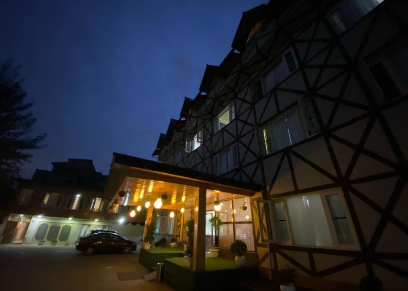 Jammu and Kashmir Srinagar Hotel Exterior