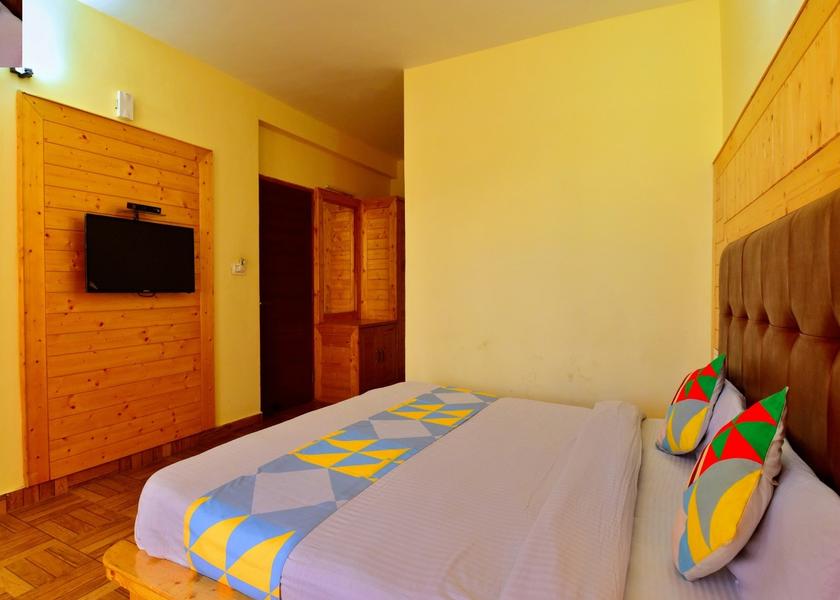 Himachal Pradesh Manali Super Deluxe Room with Balcony (Front Facing)