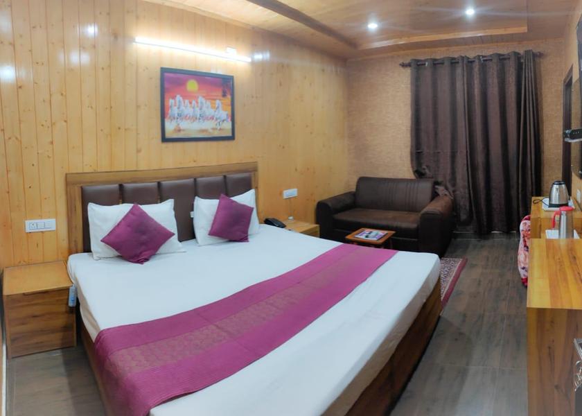 Jammu and Kashmir Patnitop Superior Double Room