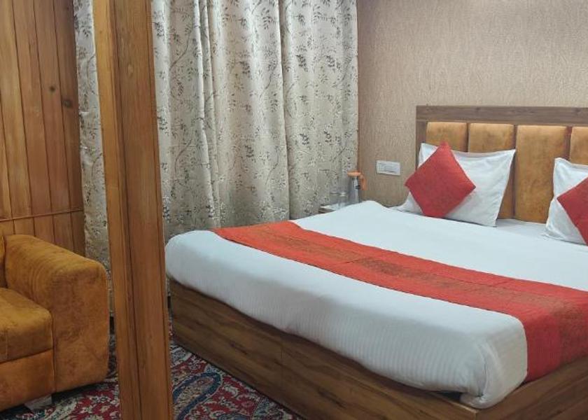 Jammu and Kashmir Patnitop Superior Double Room
