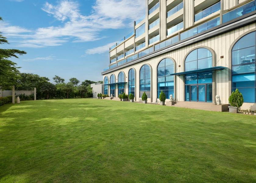 Lawns - Exterior View