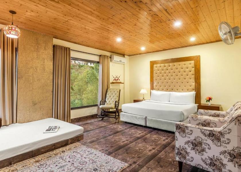 Himachal Pradesh Chail Maple Suite with Private Balcony