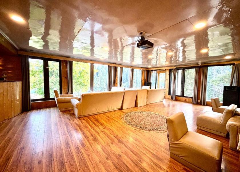 Jammu and Kashmir Gulmarg Public Areas