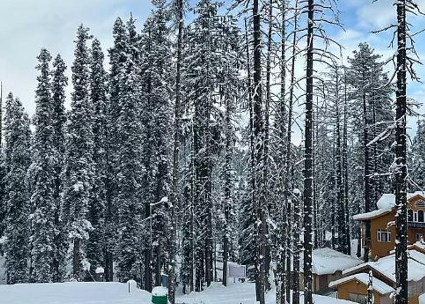 Jammu and Kashmir Gulmarg Hotel View