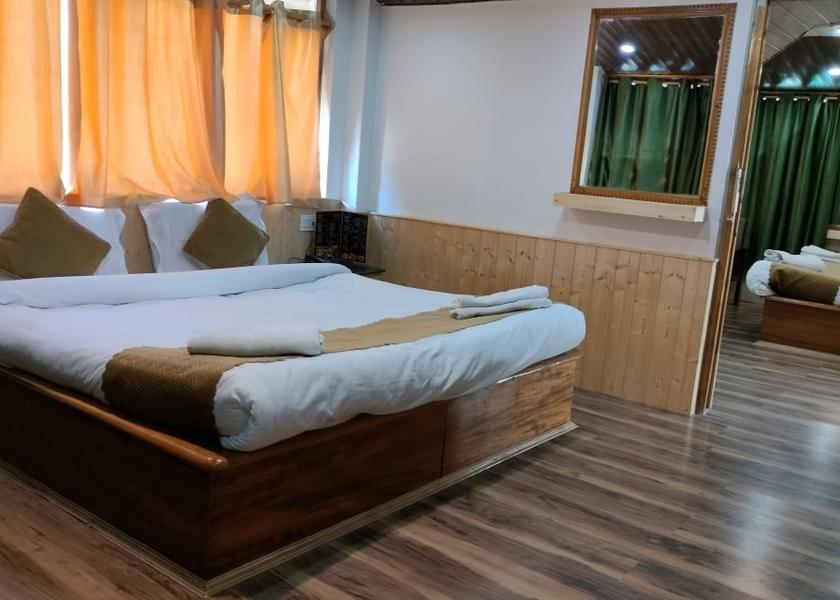 Himachal Pradesh Manali AVENUE FAMILY ROOM (Two Bedrooms with River view) Top Floor rooms