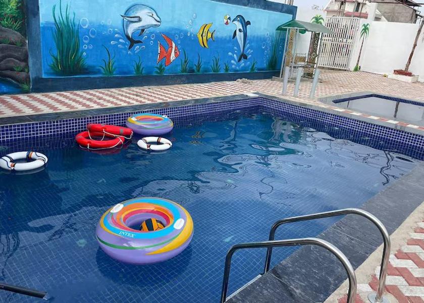 Madhya Pradesh Orchha Pool