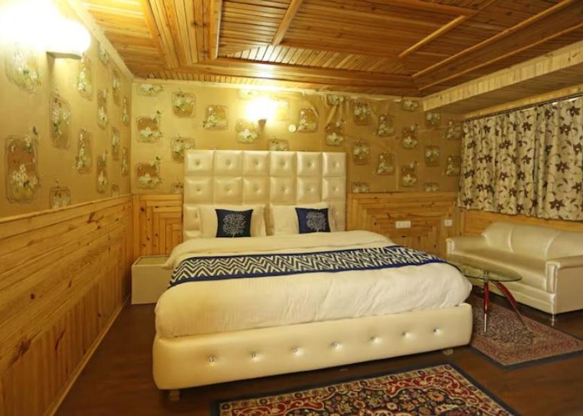 Jammu and Kashmir Patnitop Deluxe Room