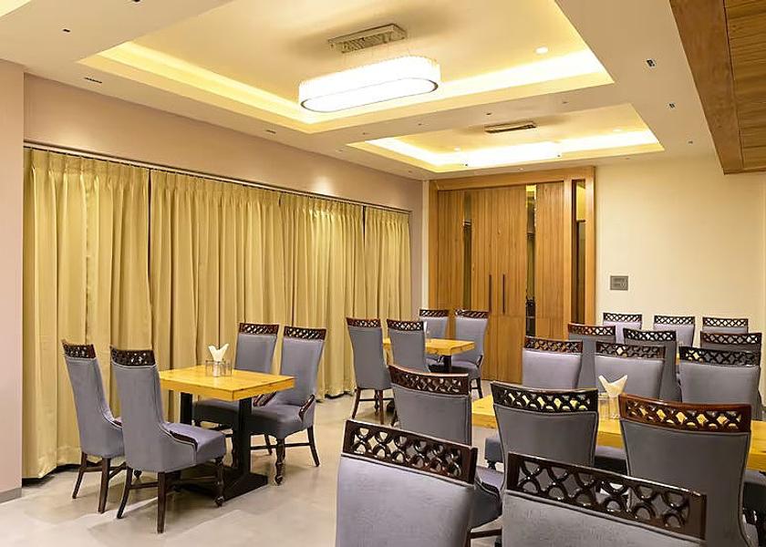 Madhya Pradesh Bhopal Food & Dining
