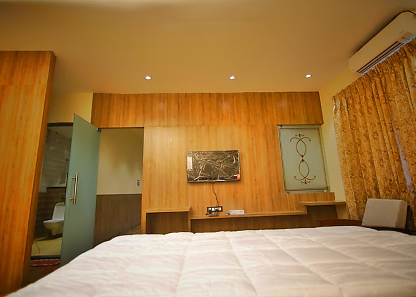 Karnataka Raichur Royal Suite Room