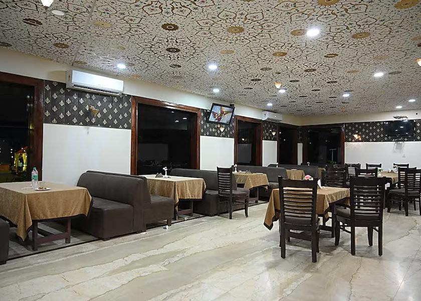 Madhya Pradesh Orchha Food & Dining