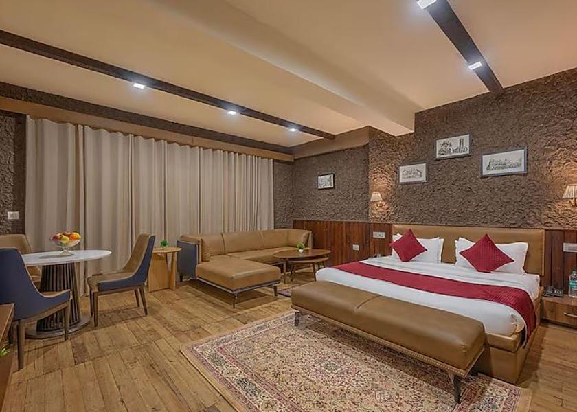 Himachal Pradesh Kufri Mountain View Junior Suite with Private Balcony