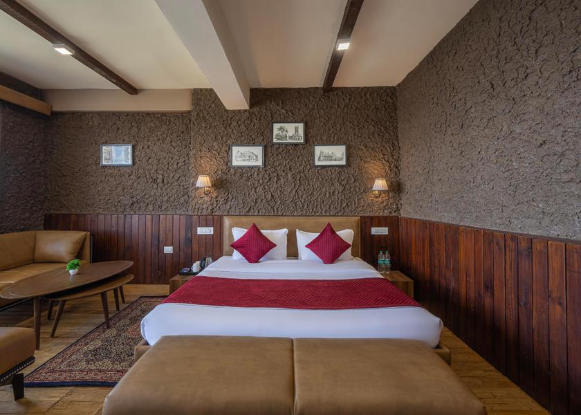 Himachal Pradesh Kufri Mountain View Junior Suite with Private Balcony