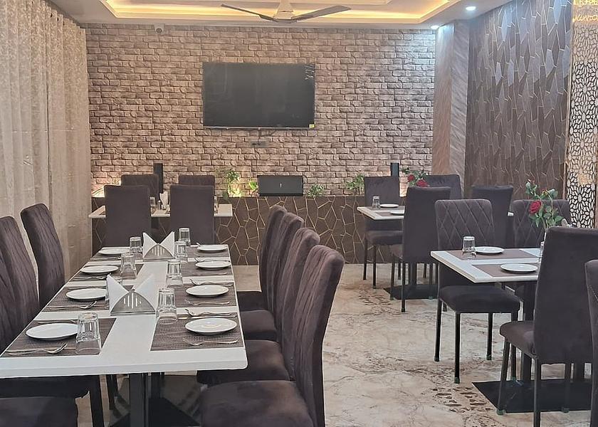 Uttar Pradesh Varanasi Food & Dining