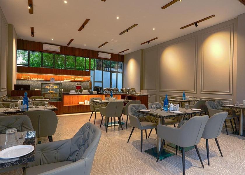 Maharashtra Pune Food & Dining