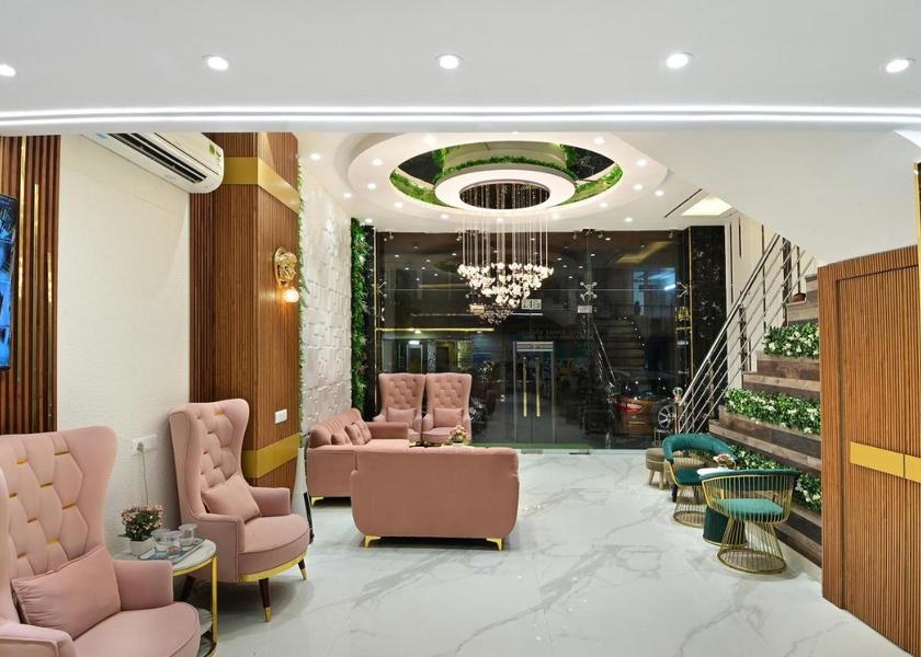 Delhi Delhi Public Areas